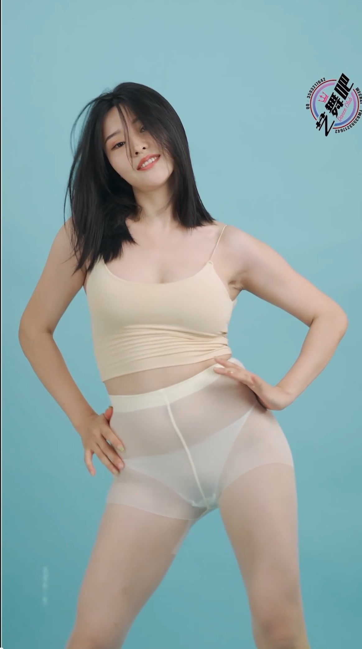 艺舞吧 娜美 白皙女神激情摇摆骚舞 [HD 4V/0.8G]